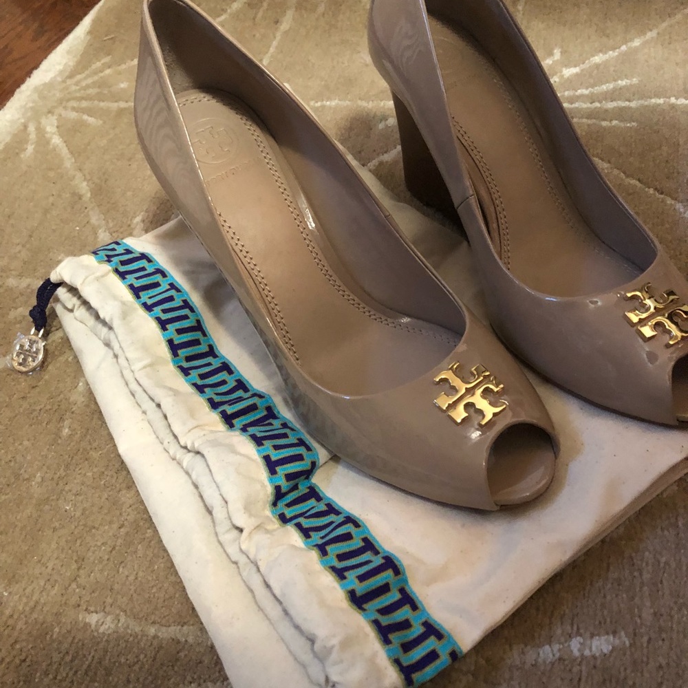 NWT Tory Burch peep toe heel size 8.5